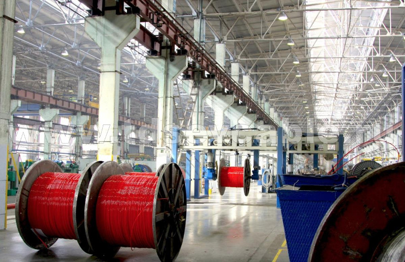 Фото одного из цехов завода Камкабель